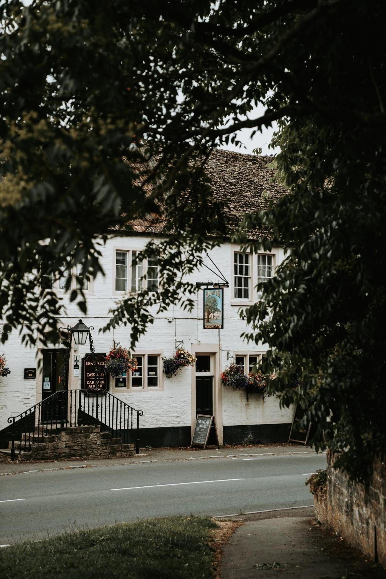 Retreat On The Green Holt  Extérieur photo